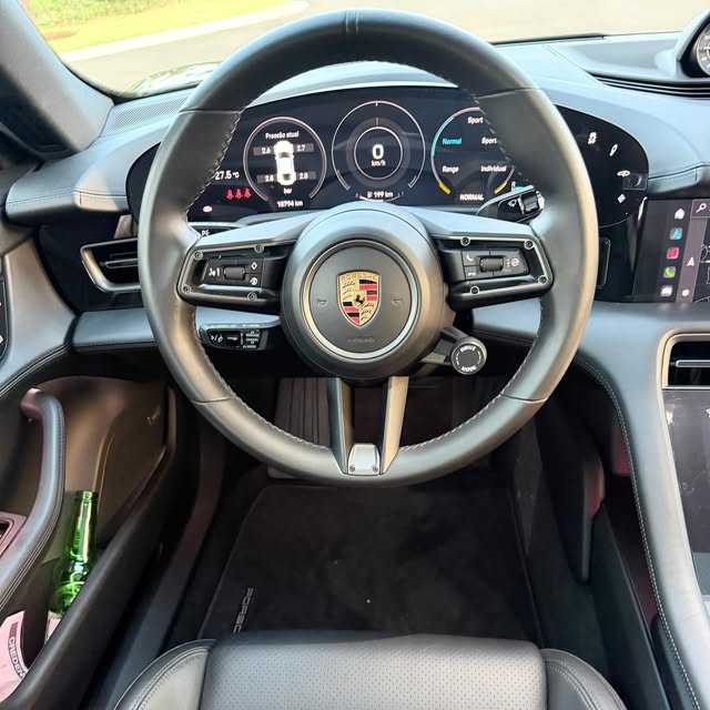 PORSCHE TAYCAN 4S - Imagem 15
