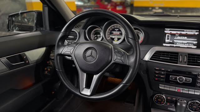MERCEDES-BENZ C200 - Imagem 9
