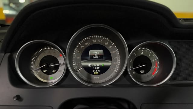 MERCEDES-BENZ C200 - Imagem 10
