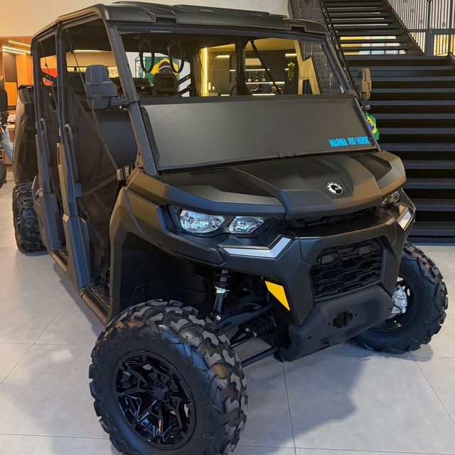 CAN-AM DEFENDER - Imagem 1