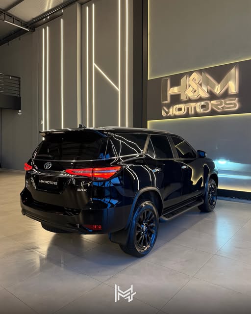 TOYOTA HILUX SRX - Imagem 2