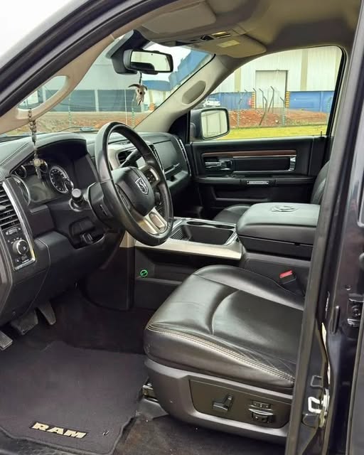RAM 2500 LARAMIE - Imagem 7