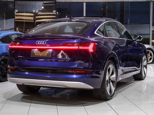 AUDI E-TRON PERFORMANCE SPORTBACK - Imagem 4