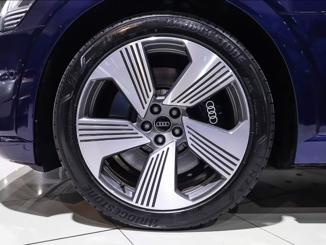 AUDI E-TRON PERFORMANCE SPORTBACK - Imagem 5