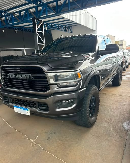 RAM 2500 LARAMIE NIGHT EDITION - Imagem 1