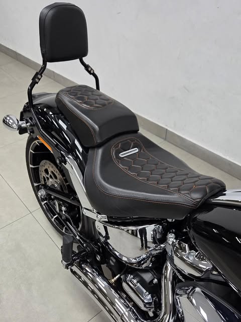 HARLEY-DAVIDSON SOFTAIL BREAKOUT - Imagem 9