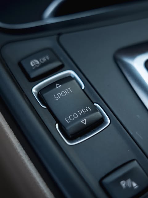 BMW 320I - Imagem 8
