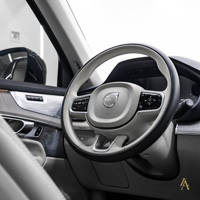VOLVO XC90 T8 ULTRA - Imagem 12
