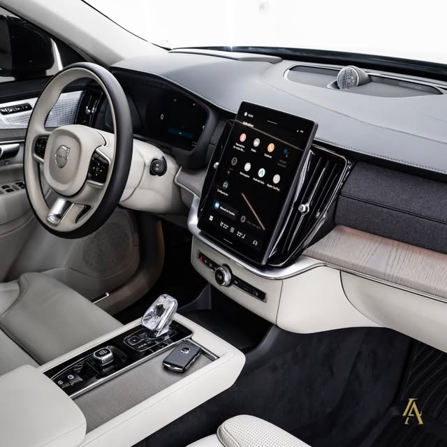 VOLVO XC90 T8 ULTRA - Imagem 5