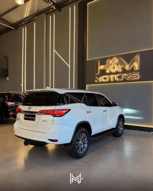 TOYOTA HILUX SRX - Imagem 2