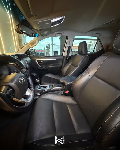TOYOTA HILUX SRX - Imagem 4