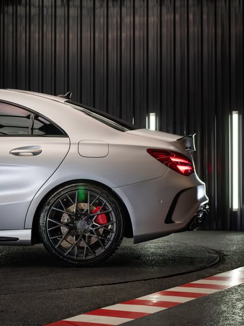MERCEDES-BENZ CLA 45 AMG - Imagem 7
