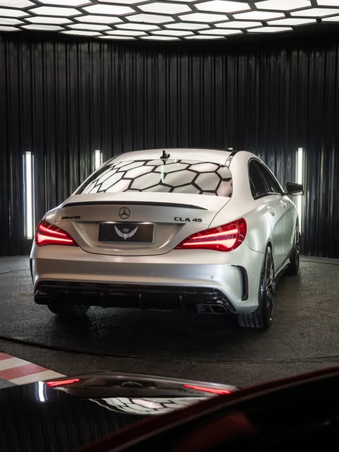 MERCEDES-BENZ CLA 45 AMG - Imagem 9