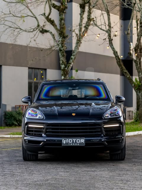 PORSCHE CAYENNE E-HYBRID - Imagem 2