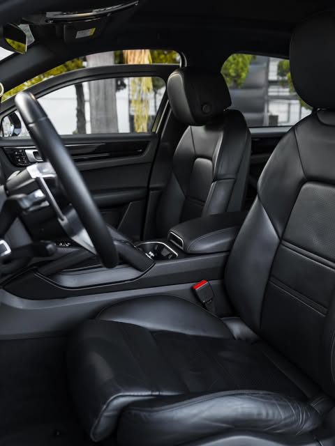 PORSCHE CAYENNE E-HYBRID - Imagem 12