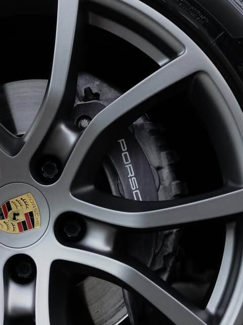 PORSCHE CAYENNE E-HYBRID - Imagem 14