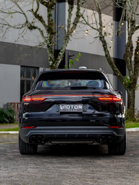 PORSCHE CAYENNE E-HYBRID - Imagem 5