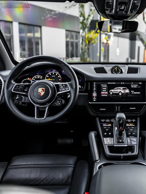 PORSCHE CAYENNE E-HYBRID - Imagem 8