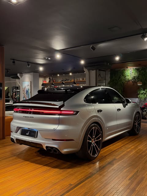 PORSCHE CAYENNE GTS - Imagem 1