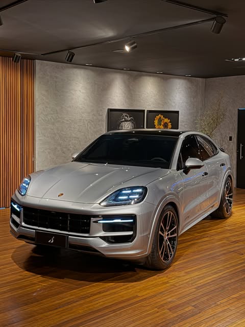 PORSCHE CAYENNE GTS - Imagem 2