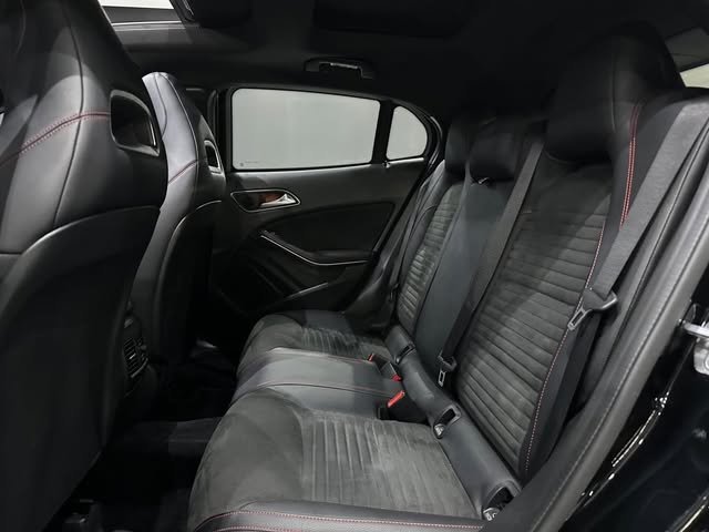 MERCEDES-BENZ GLA 250 - Imagem 9