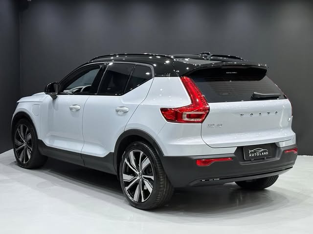VOLVO XC40 RECHARGE R-DESING - Imagem 2
