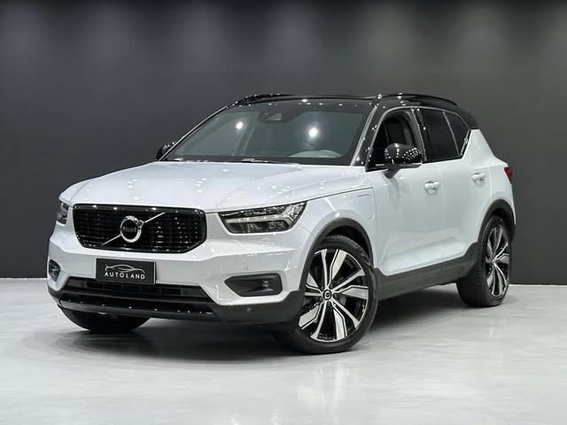 VOLVO XC40 RECHARGE R-DESING - Imagem 3