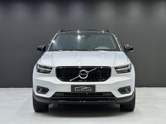 VOLVO XC40 RECHARGE R-DESING - Imagem 10
