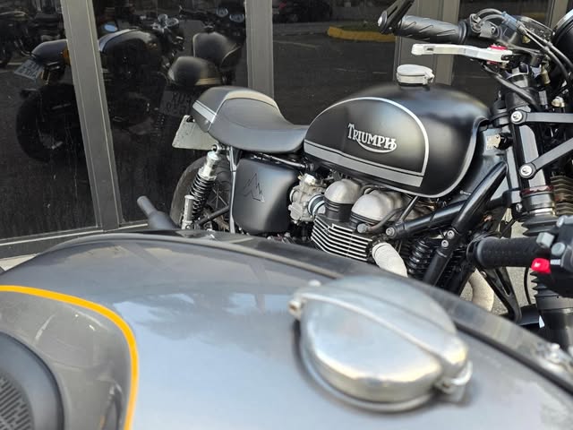 TRIUMPH THRUXTON - Imagem 4