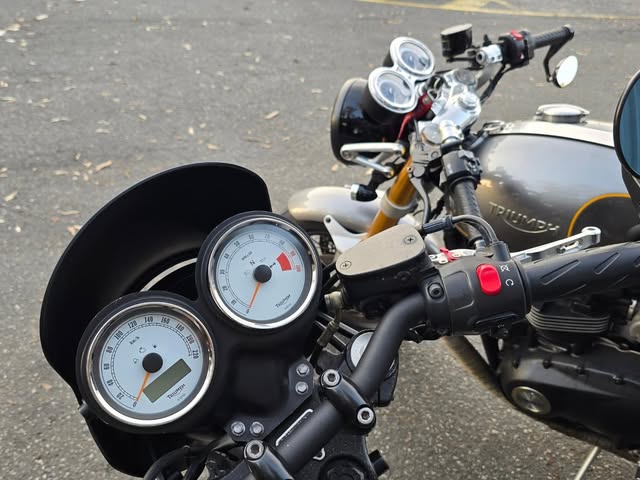 TRIUMPH THRUXTON - Imagem 8