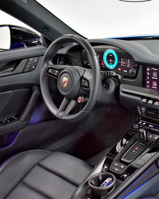PORSCHE 911 CARRERA GTS - Imagem 4