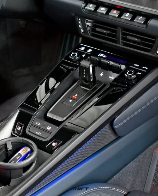PORSCHE 911 CARRERA GTS - Imagem 7