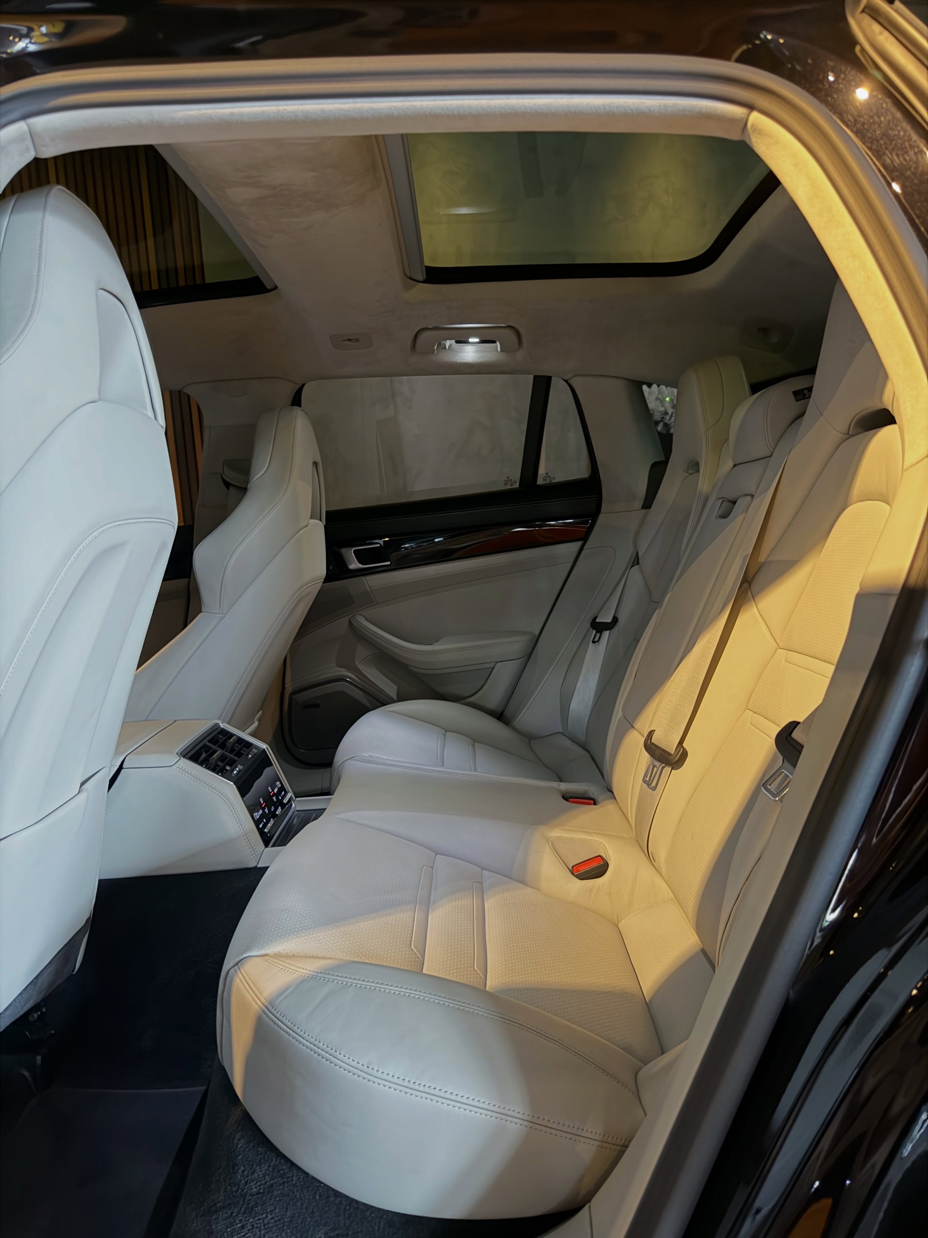 PORSCHE PANAMERA 4 E-HYBRID SPORT TURISMO - Imagem 18