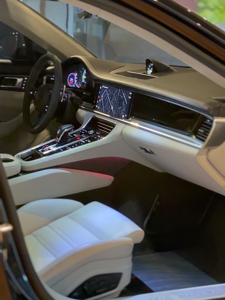PORSCHE PANAMERA 4 E-HYBRID SPORT TURISMO - Imagem 19