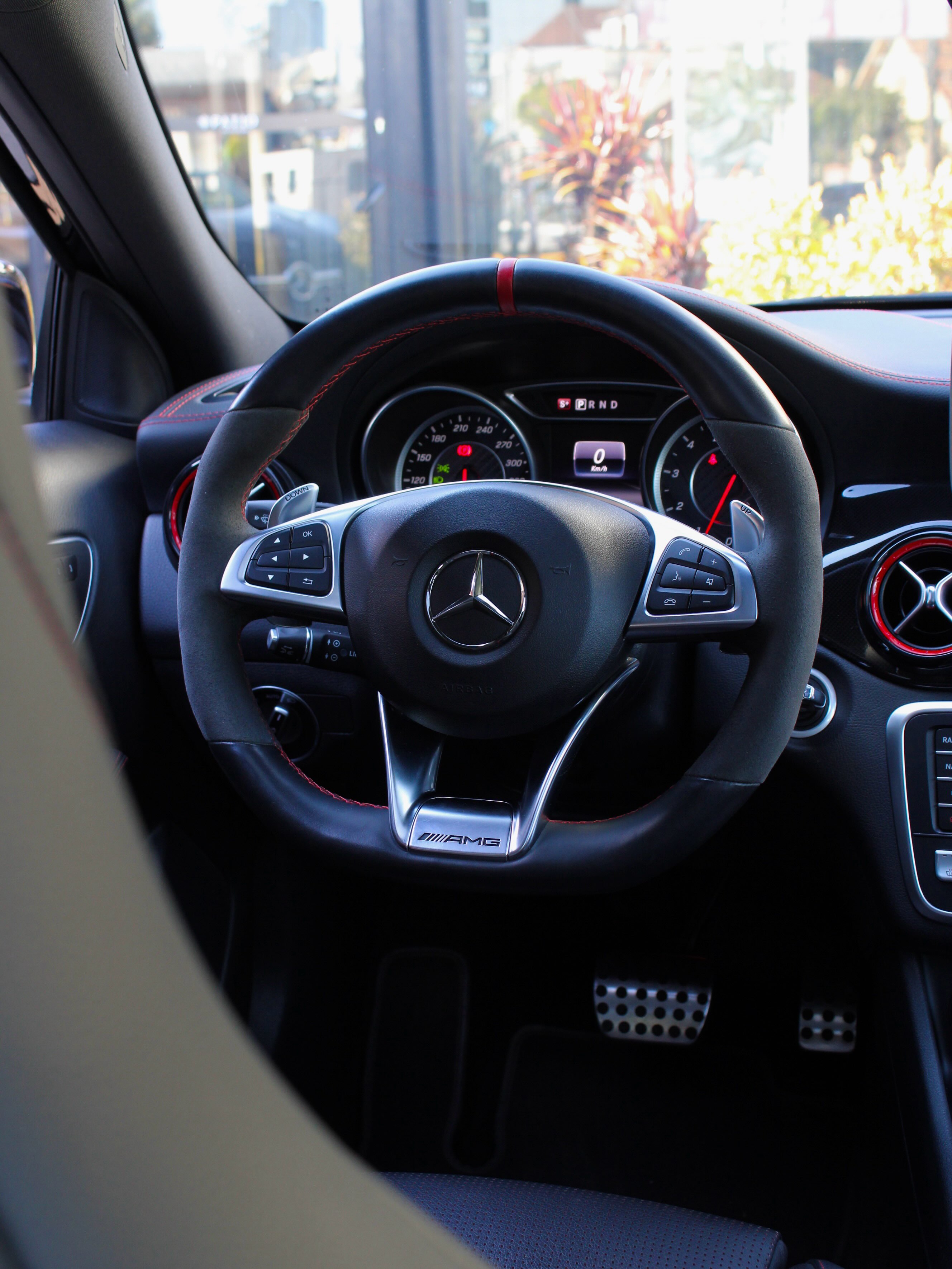 MERCEDES-BENZ GLA 45 AMG - Imagem 4