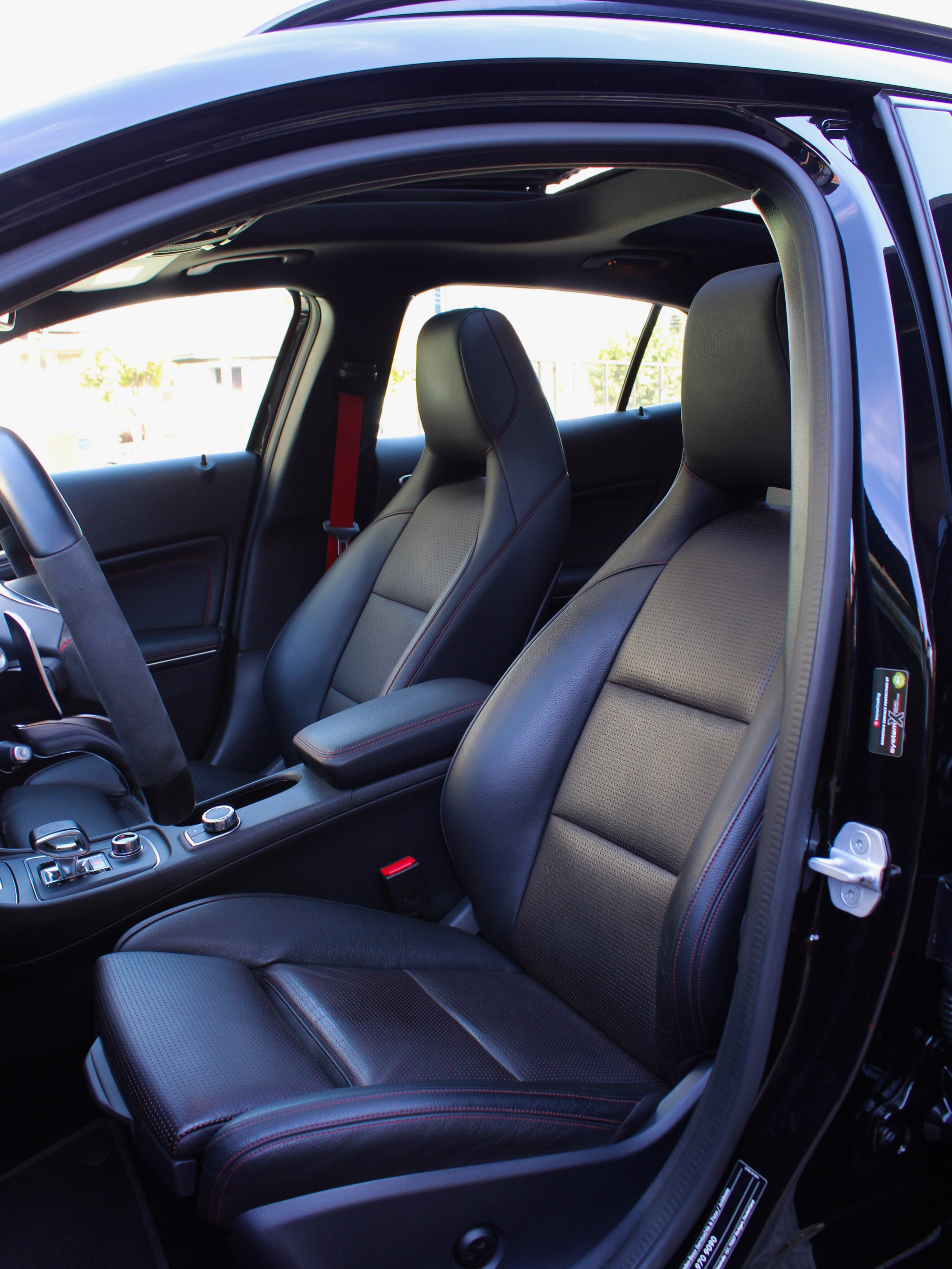 MERCEDES-BENZ GLA 45 AMG - Imagem 5