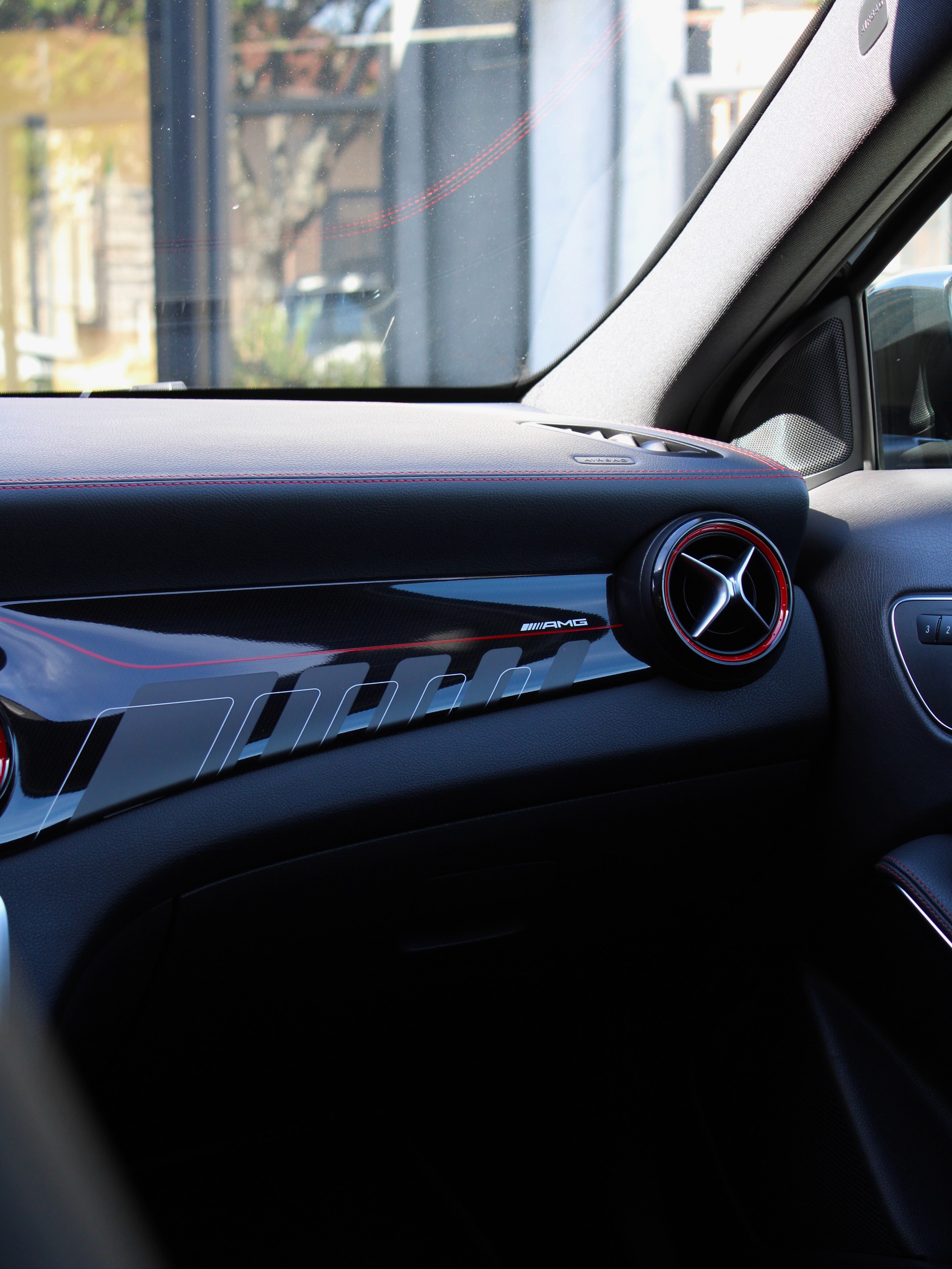 MERCEDES-BENZ GLA 45 AMG - Imagem 6