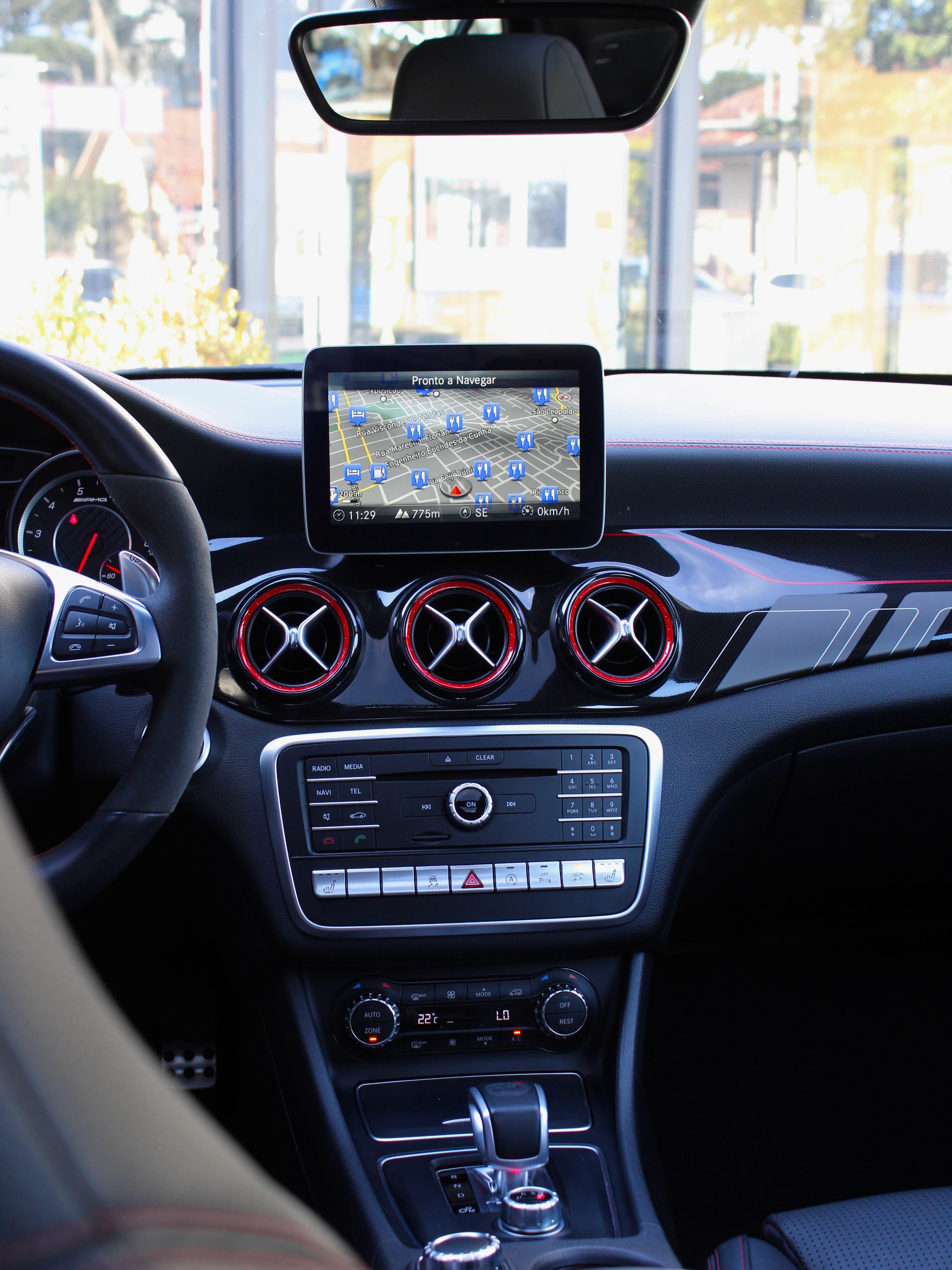MERCEDES-BENZ GLA 45 AMG - Imagem 7
