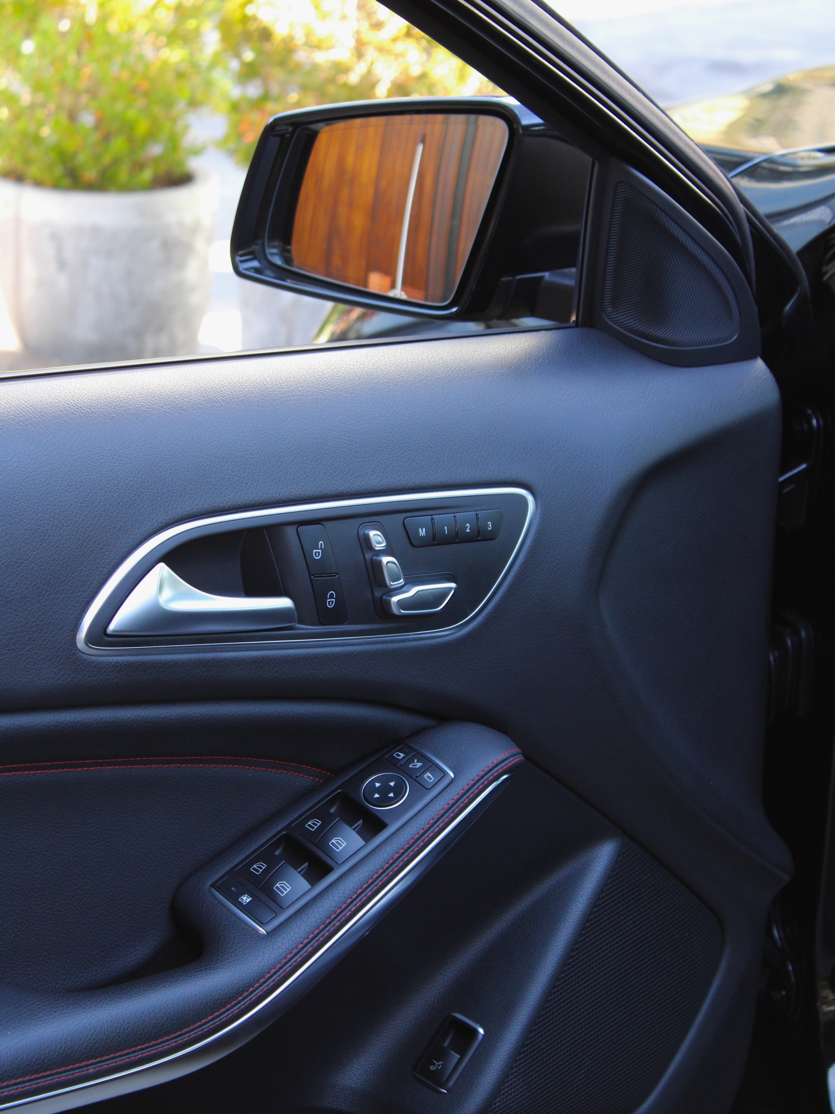 MERCEDES-BENZ GLA 45 AMG - Imagem 8