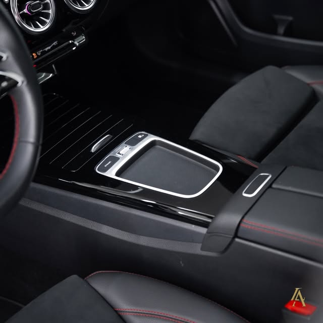 MERCEDES-BENZ A200 AMG LINE - Imagem 16