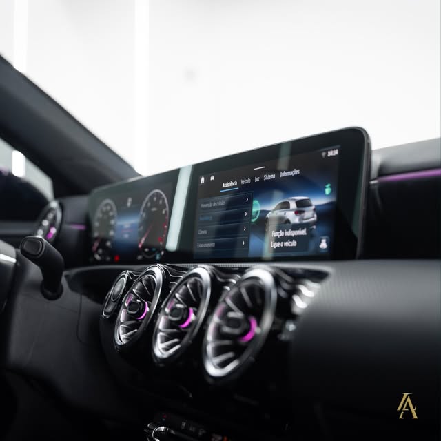 MERCEDES-BENZ A200 AMG LINE - Imagem 18