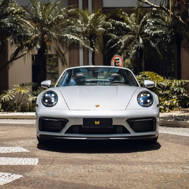 PORSCHE 911 TARGA 4 GTS - Imagem 2