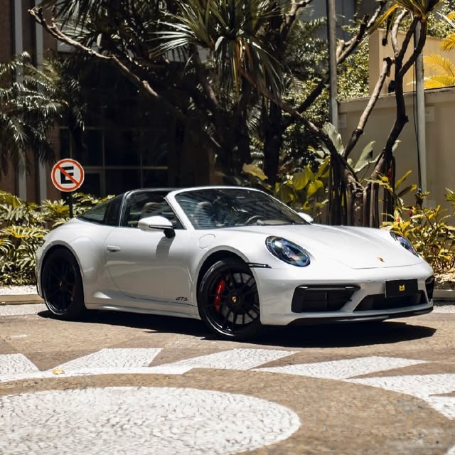 PORSCHE 911 TARGA 4 GTS - Imagem 3