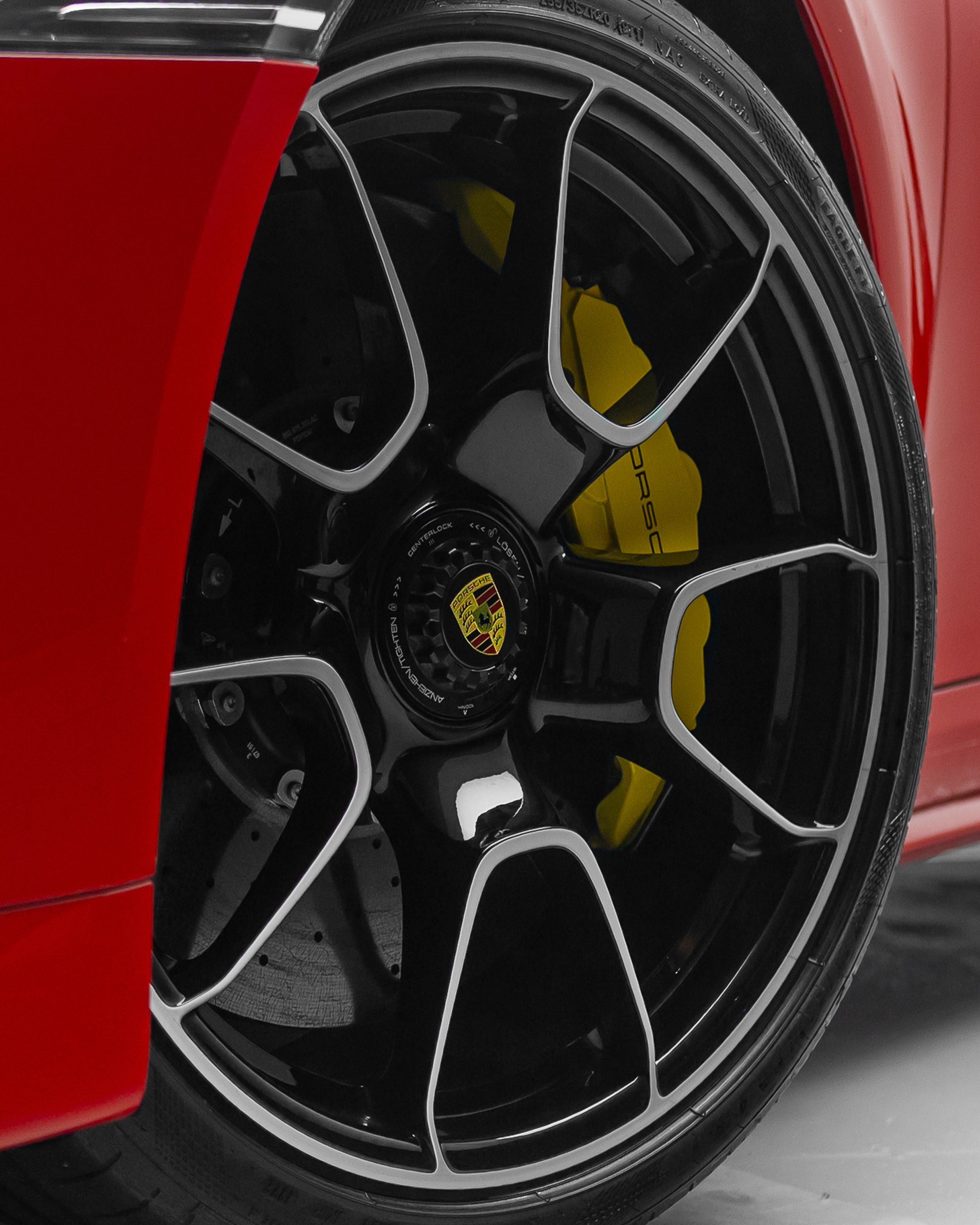 PORSCHE 911 TURBO S - Imagem 6