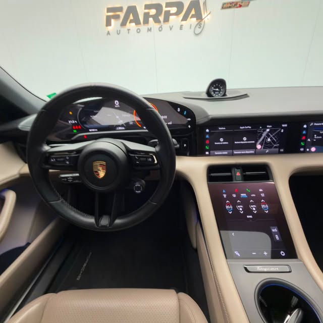 PORSCHE TAYCAN 4S - Imagem 9