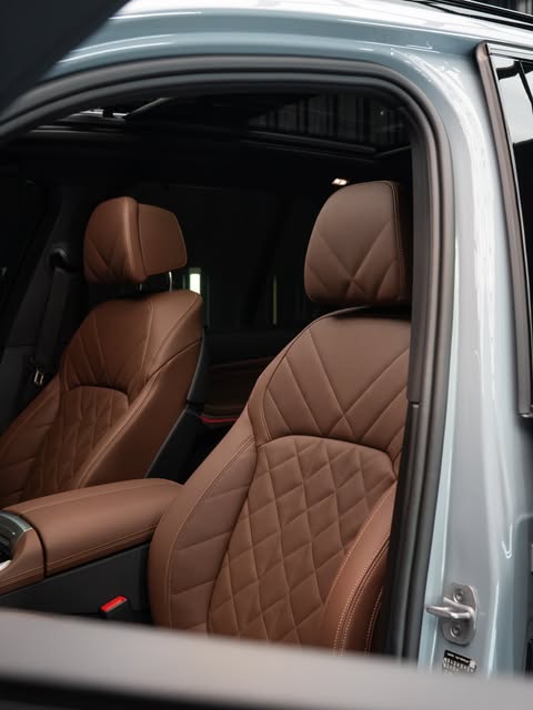 BMW X5 XDRIVE50E M SPORT - Imagem 12