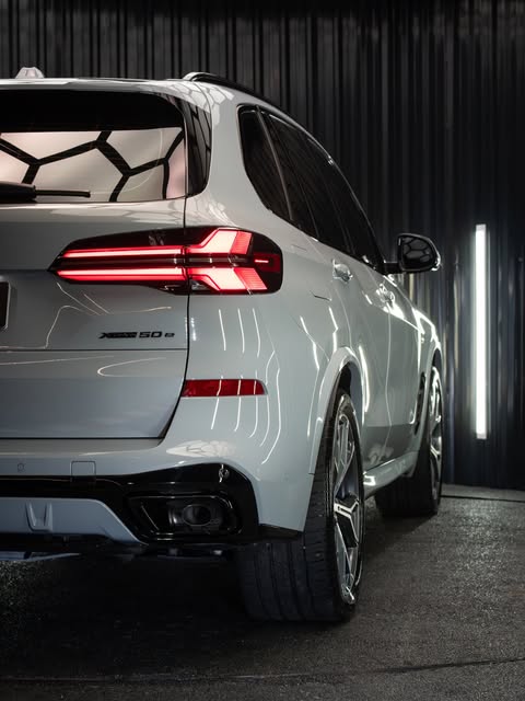 BMW X5 XDRIVE50E M SPORT - Imagem 15