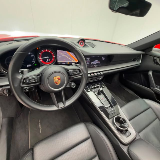 PORSCHE 911 CARRERA COUPE - Imagem 9