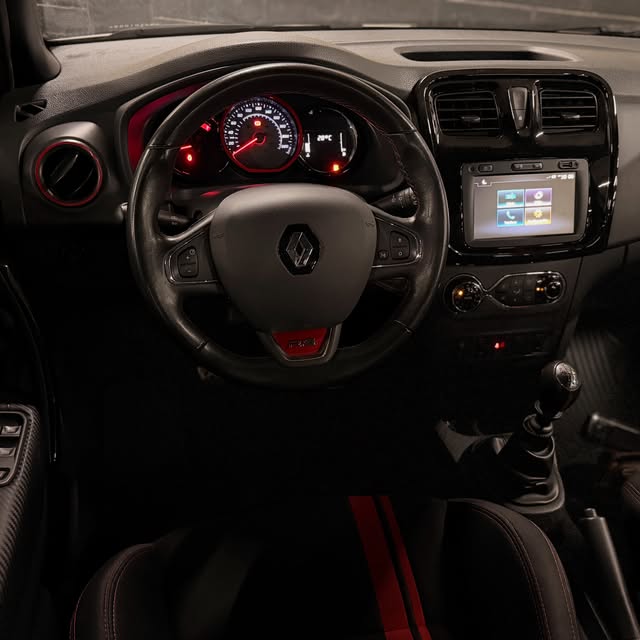 RENAULT SANDERO RS - Imagem 8