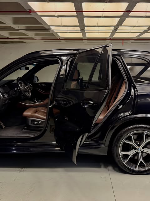 BMW X5 XDRIVE45E M SPORT - Imagem 8